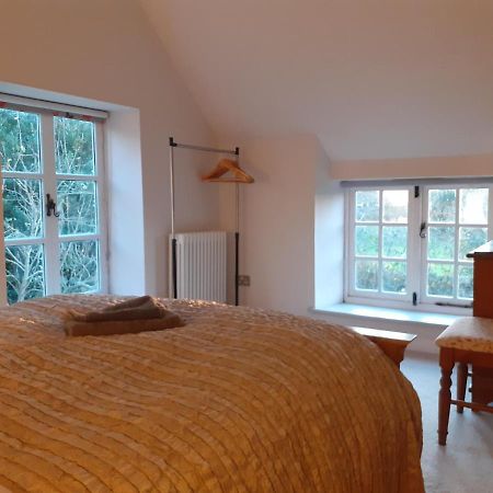 Characterful Cottage Adjacent To An Orchard Brockley Esterno foto