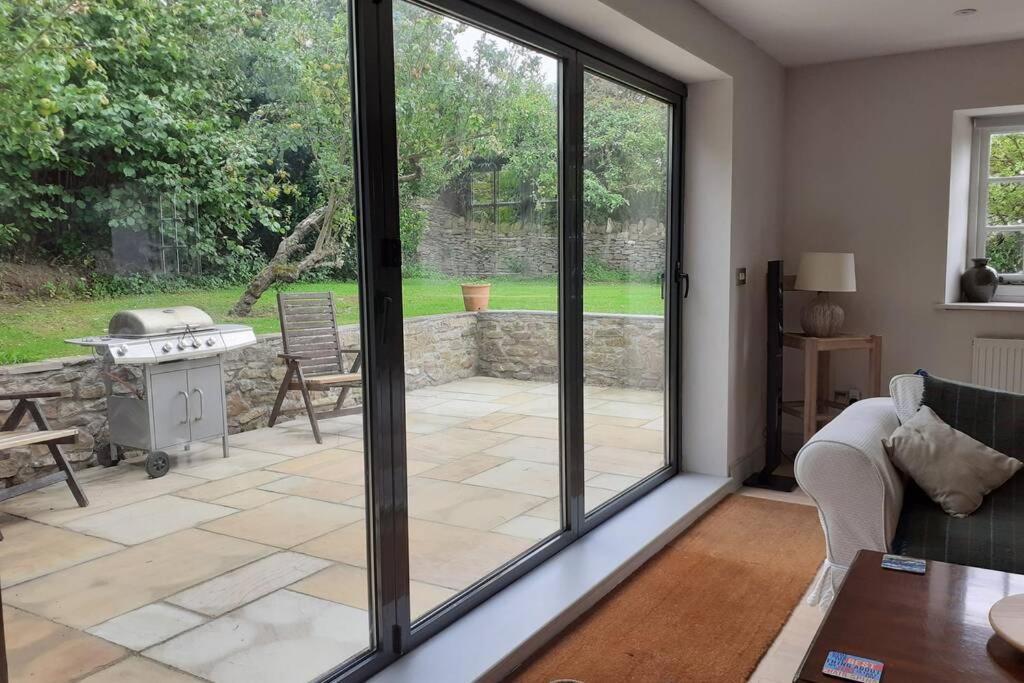 Characterful Cottage Adjacent To An Orchard Brockley Esterno foto