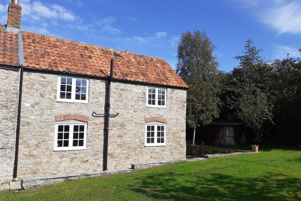 Characterful Cottage Adjacent To An Orchard Brockley Esterno foto