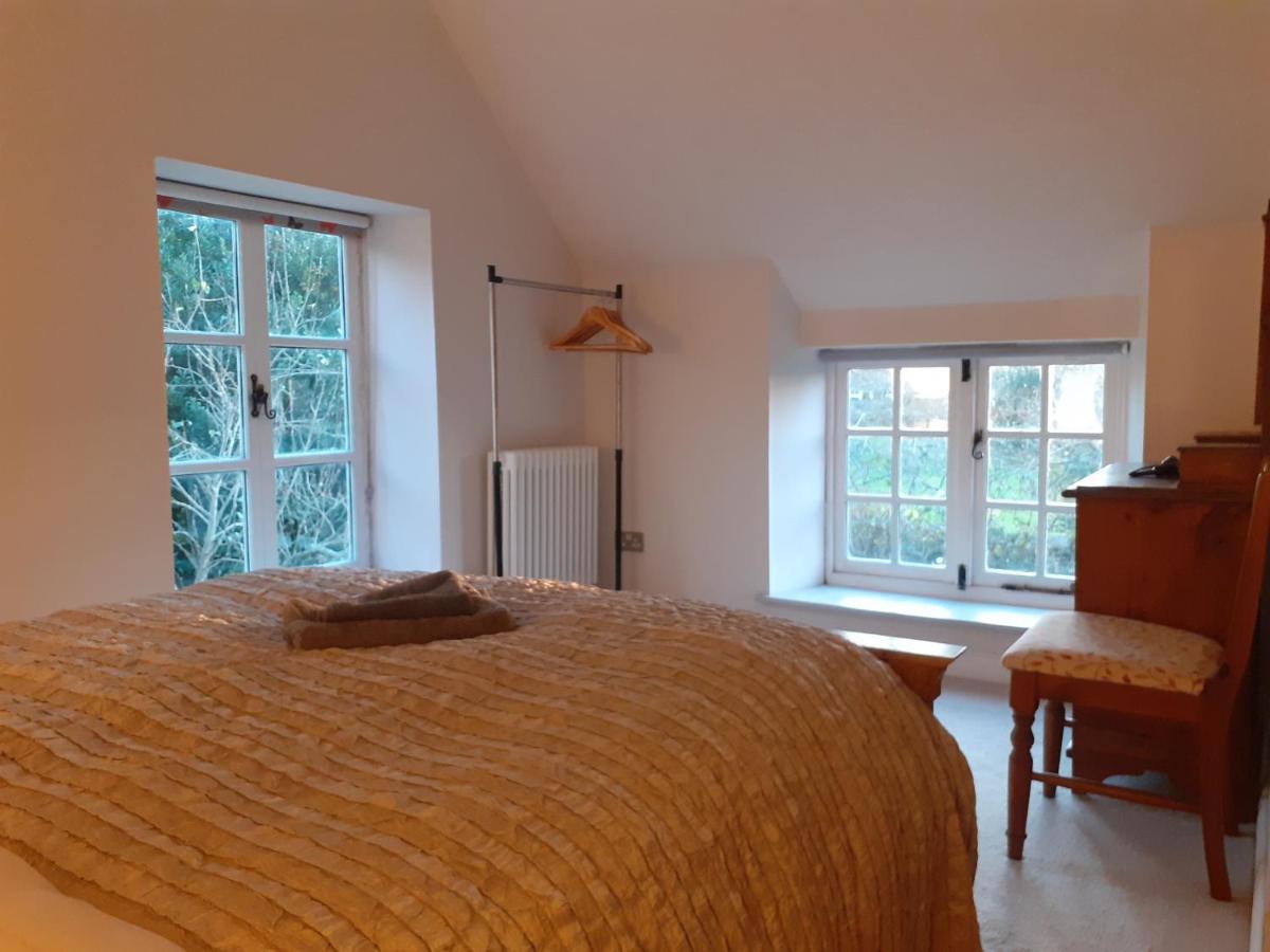 Characterful Cottage Adjacent To An Orchard Brockley Esterno foto